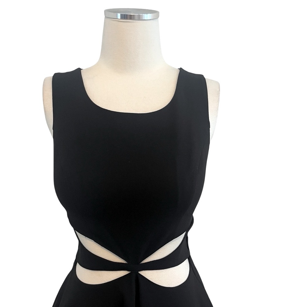 MARCIANO Black Cutout Fit & Flare Sleeveless Mini Dress Sz 2 - Picture 4 of 9